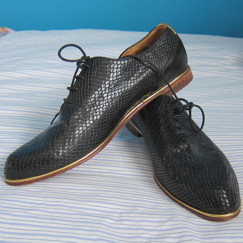 JOHN FLUEVOG MARIELLA BLACK SNAKE SKIN GOLD TRIM OXFORDS SHOES $549  WOMAN 11